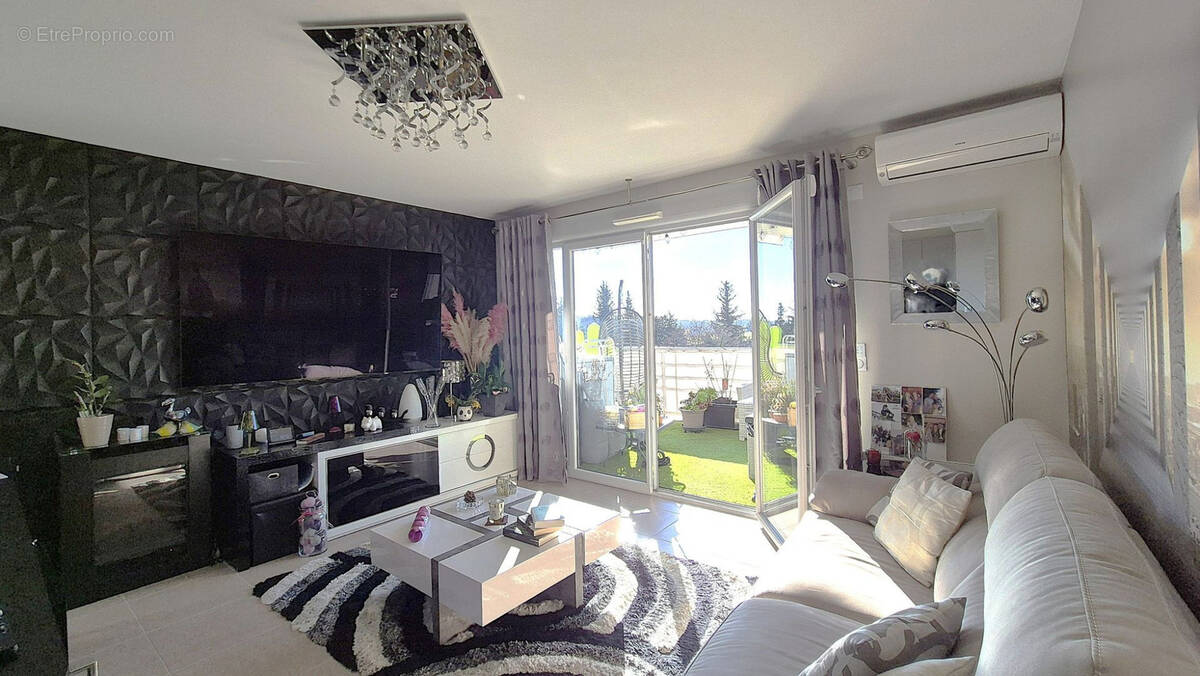 Appartement à MANDELIEU-LA-NAPOULE