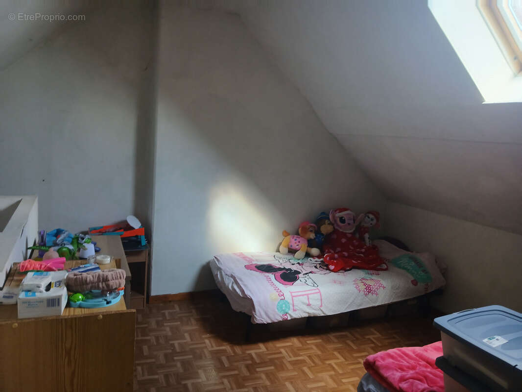 Appartement à JOUY-LE-CHATEL