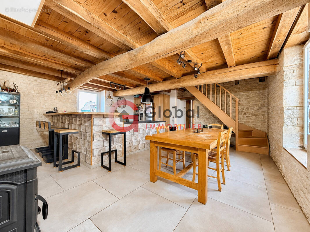 Maison à LA RONDE