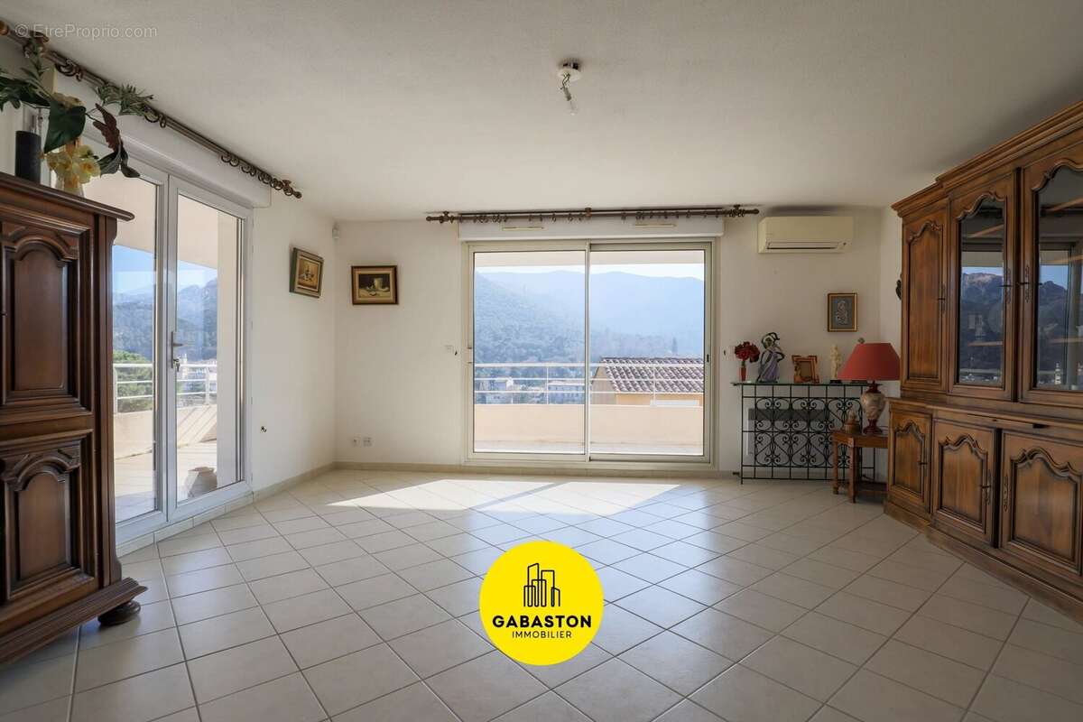 Appartement à MARSEILLE-11E