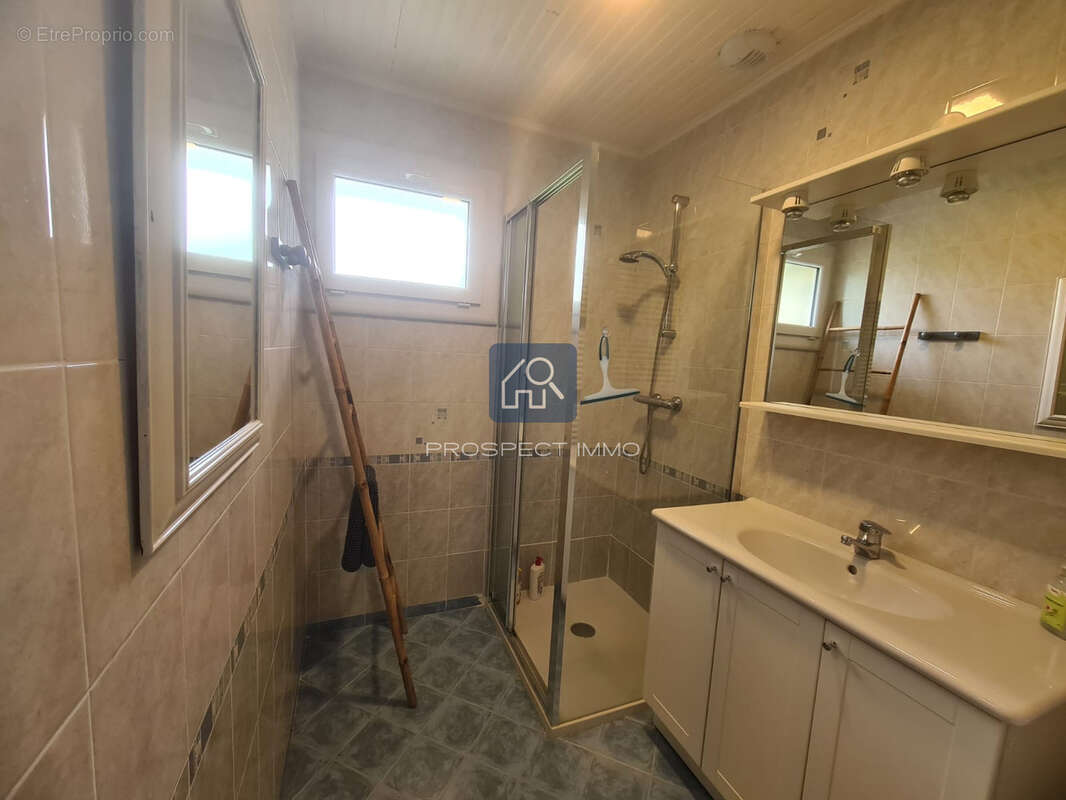 Maison à SAINT-GENIEZ-D&#039;OLT