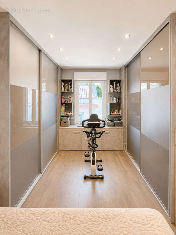 Magnifique maison entierement renovee au centre d'annemasse avec piscine et garages - photo 7