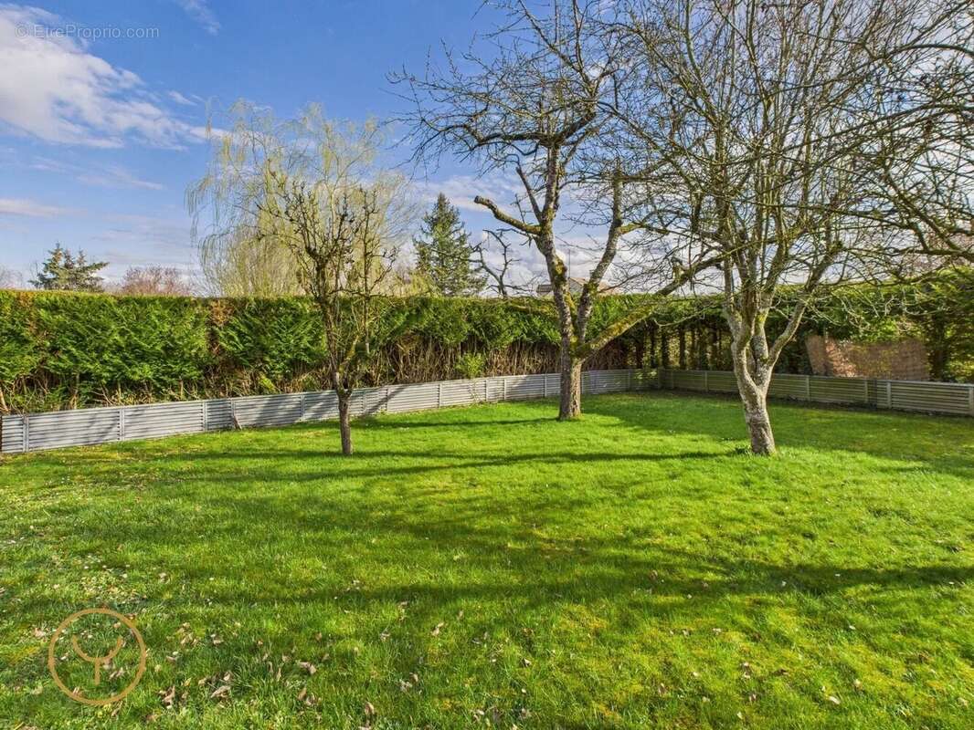 Maison à SAINT-POUANGE