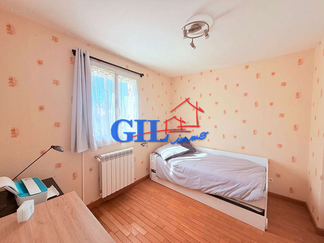 Maison à SAVIGNY-LE-TEMPLE