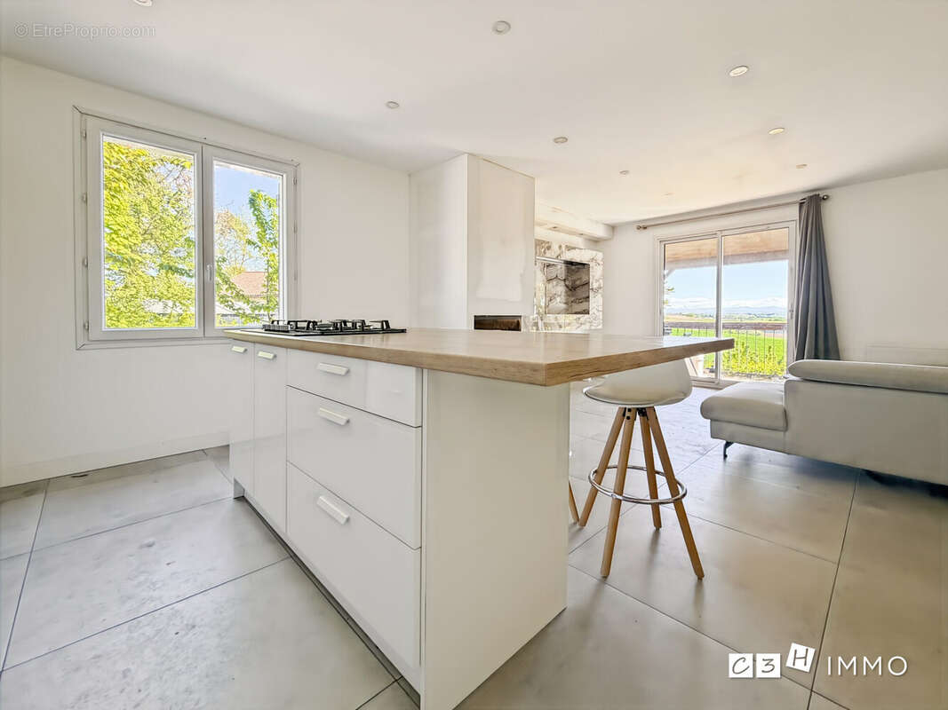 Maison à MARQUEFAVE