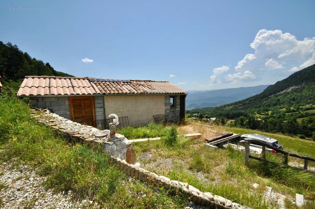 Dpt Alpes de Haute Provence (04), à vendre Proche ENTREVAUX Maison atypique sur 4 hectares, Vue panoramique - photo 5