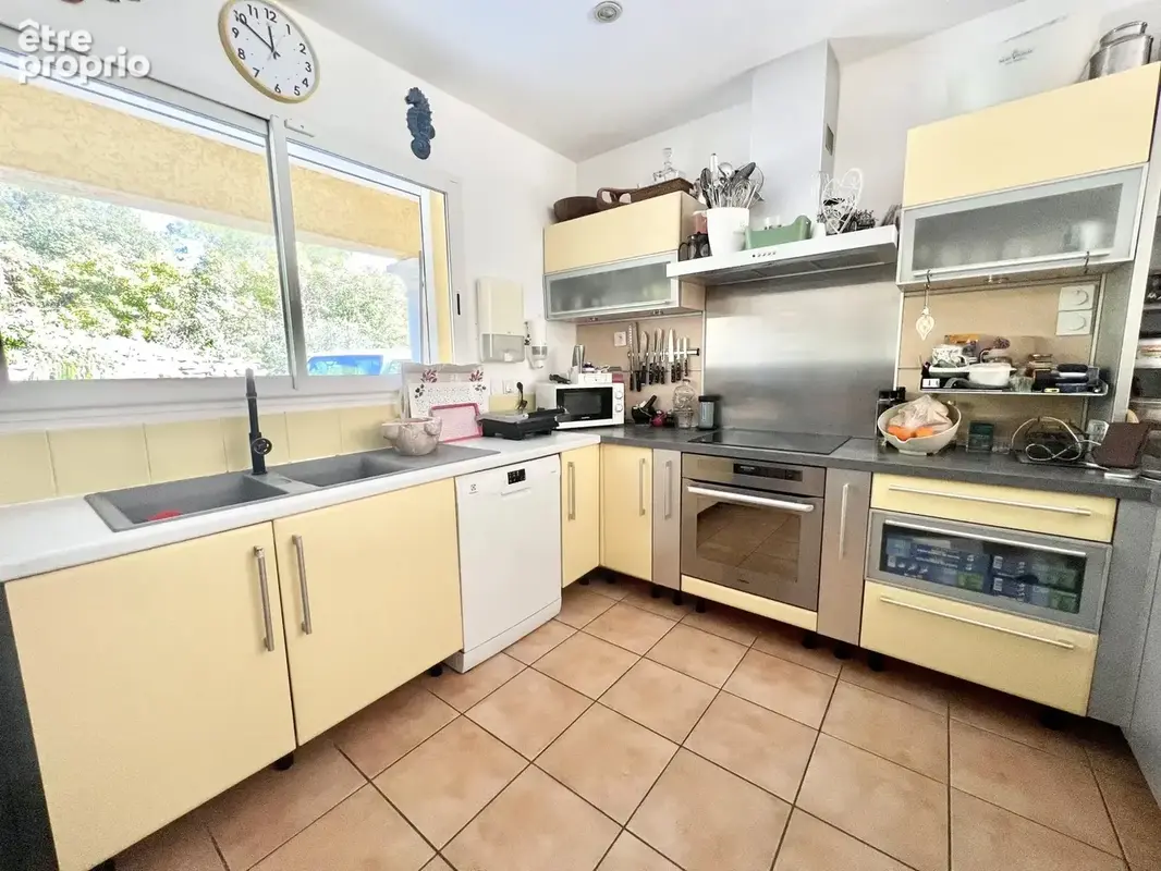 GOLF DE BARBAROUX Villa de plain-pied sur 1 648 m² de terrain avec piscine - photo 11