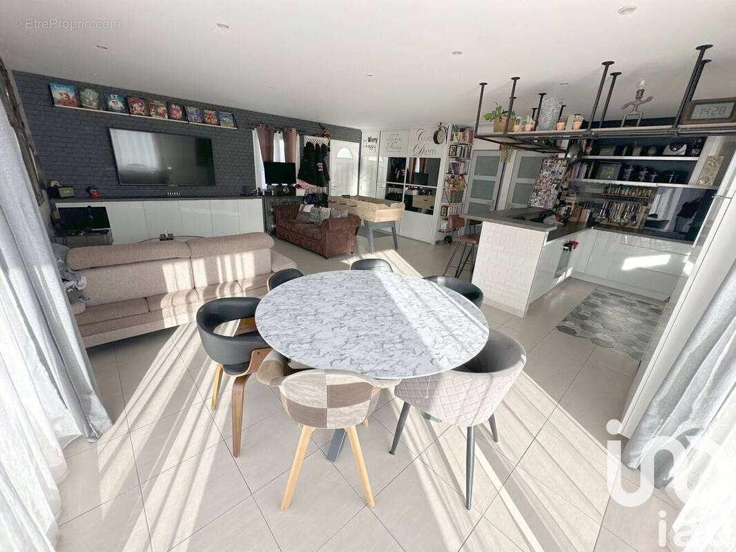 Photo 1 - Maison à ROQUEBRUNE-SUR-ARGENS