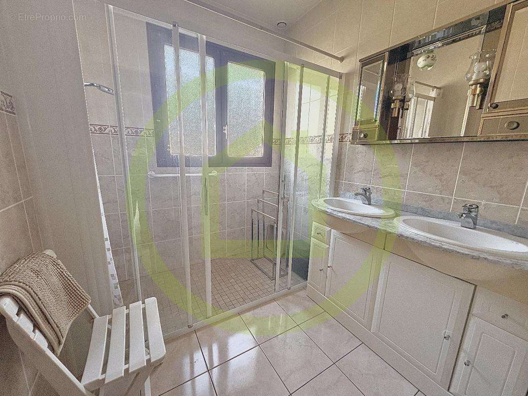 Maison à PONTAULT-COMBAULT