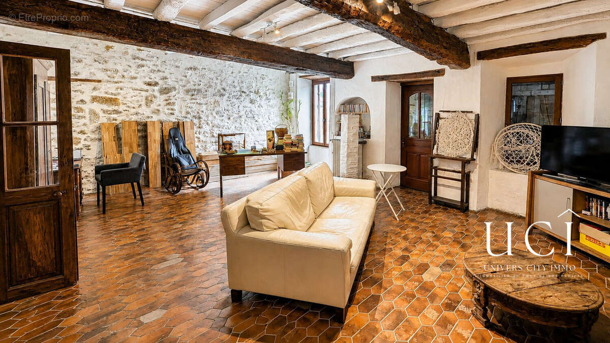Maison 383 m² à Cugand  - photo 5