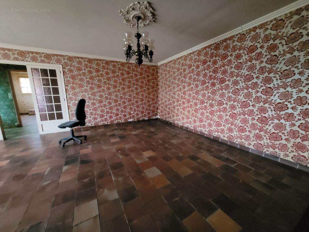 Propriété bâtie composée d'une habitation principale et de d - photo 7