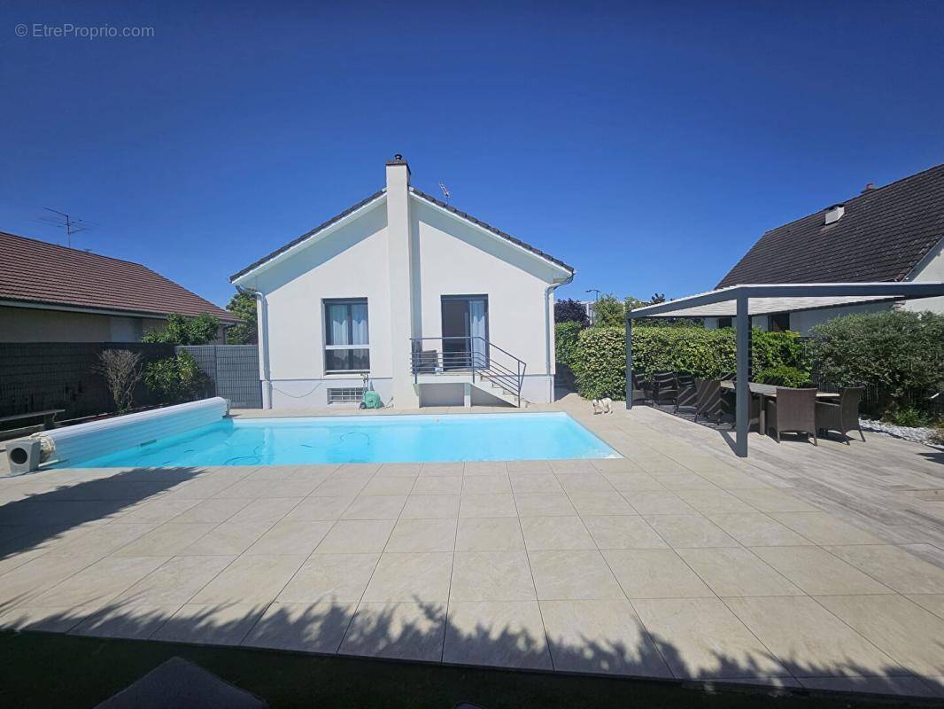 Maison à LONGVIC