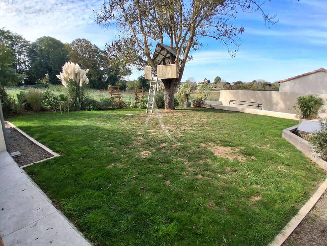 Maison à SAINT-VINCENT-SUR-JARD