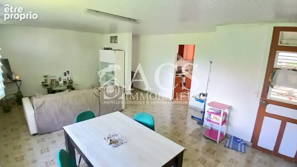 Maison F3 + F2 avec jardin, à Ravine-vilaine - photo 4