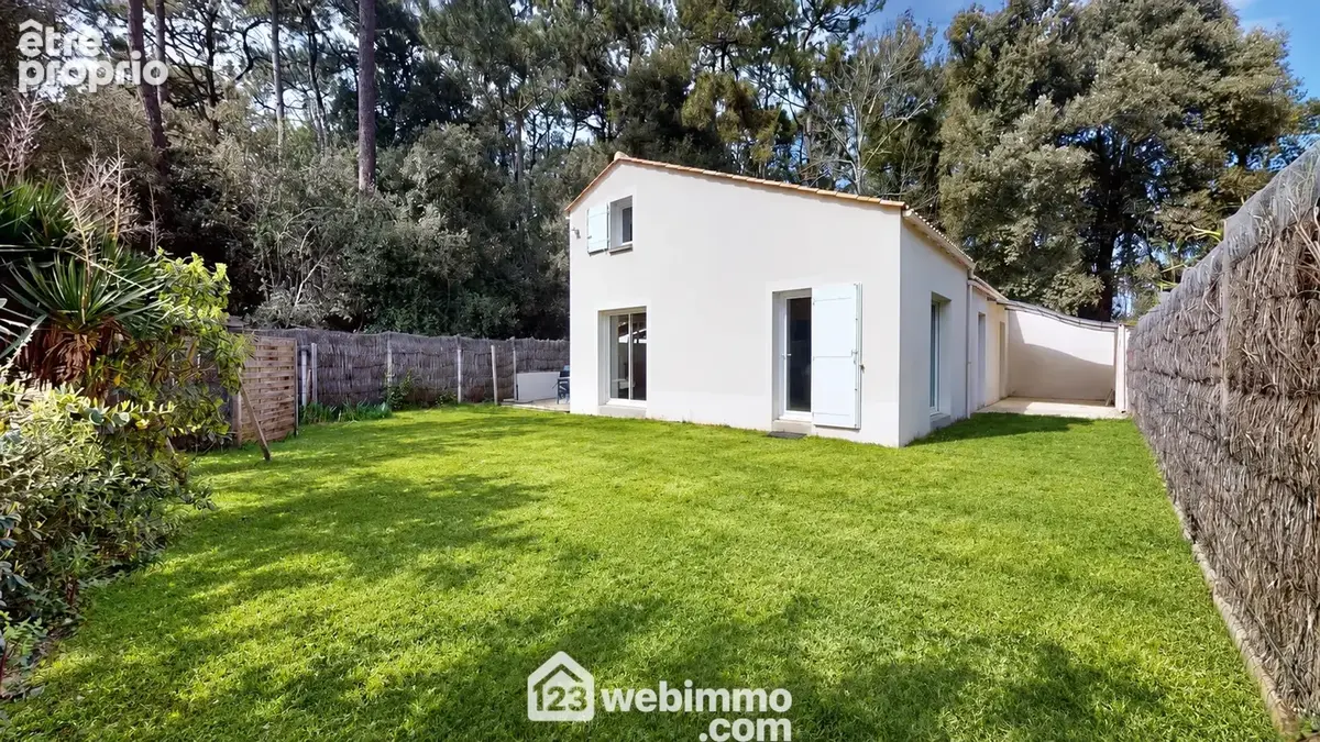 Maison en lisière de foret construite en 2004 - Maison à JARD-SUR-MER