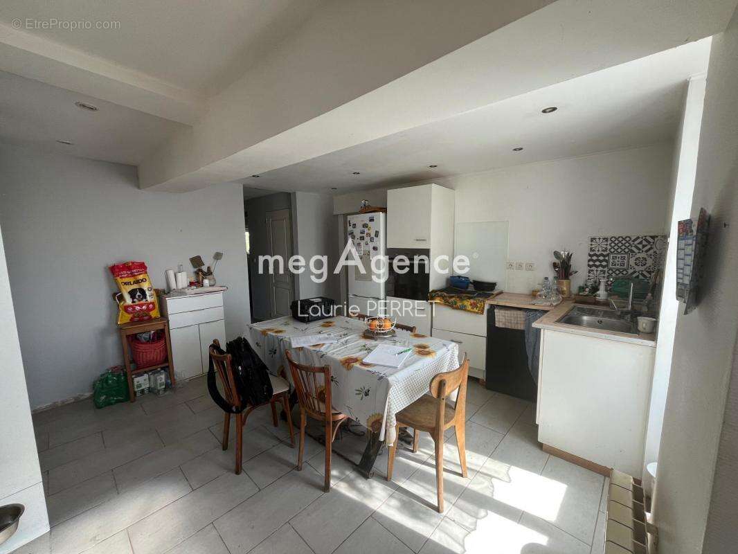 Maison à LIGNY-LE-CHATEL