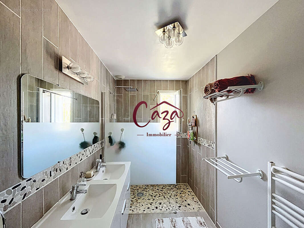 Maison à CAMBLANES-ET-MEYNAC