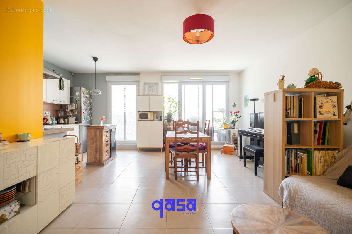 Appartement à MARSEILLE-1E