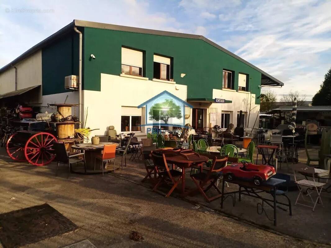 Commerce à SAINTE-SAVINE