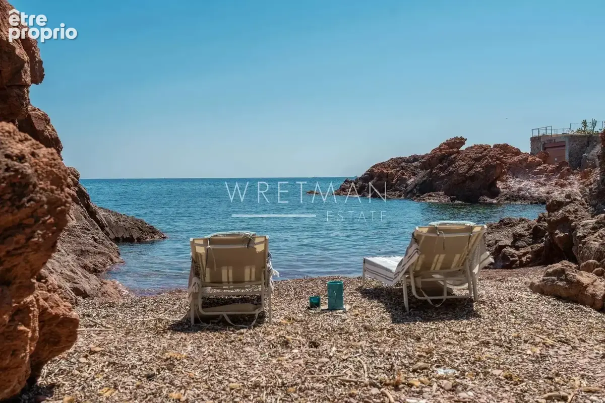 Vente par enchère privée : Domaine d'exception en bord de mer avec garage à bateau - photo 23