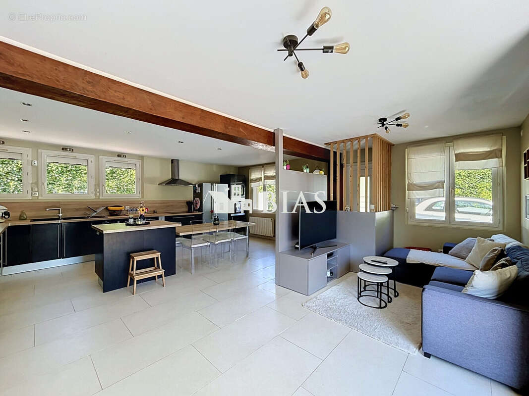 Maison 4 pièces 95 m² à vendre à Lisieux (14100) - photo 2