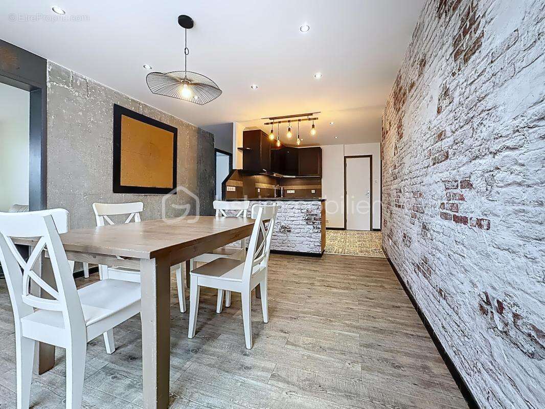 Appartement à FONTAINE