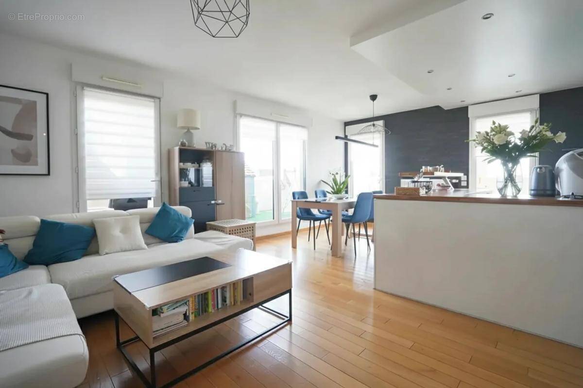 Appartement à FRESNES