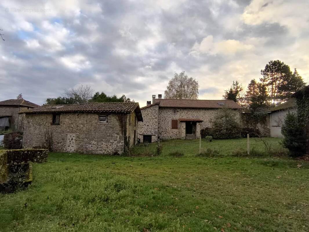 Maison à SAINTE-MARIE-DE-VAUX