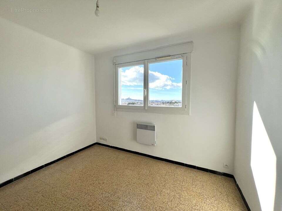 Appartement à MARSEILLE-4E