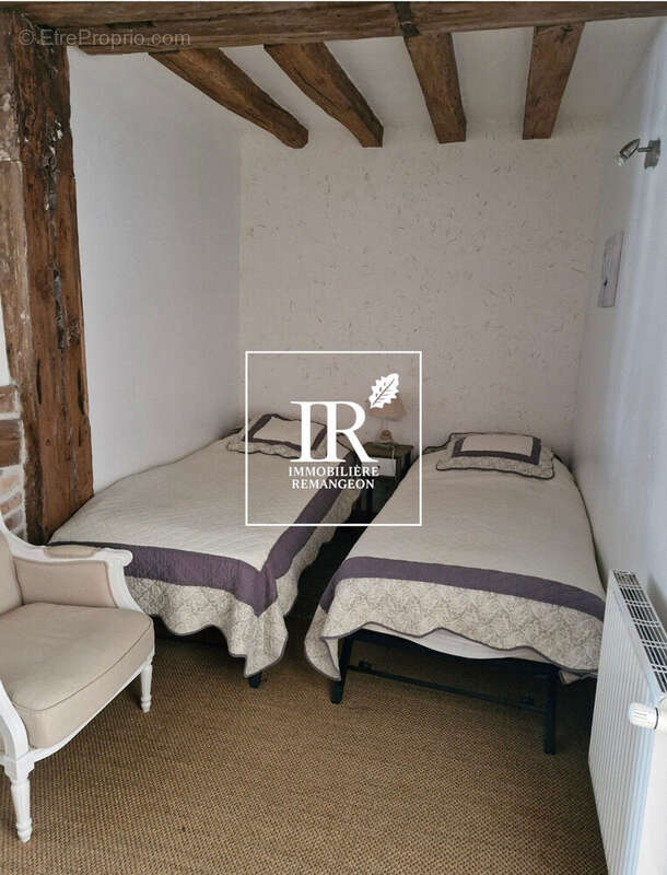 Maison 643 m² à Chaumont-Sur-Tharonne  - photo 7