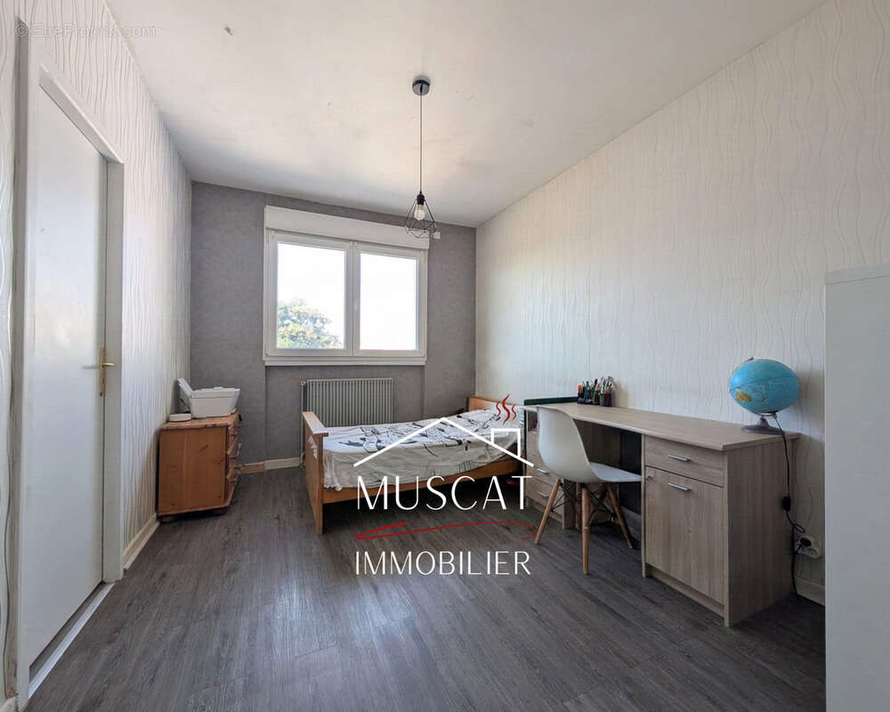 CHASSIEU // Maison - 7 pièces - Appartement indépendant de Type 3 - Garage - Sous sol complet - Jardin - Terra - photo 5