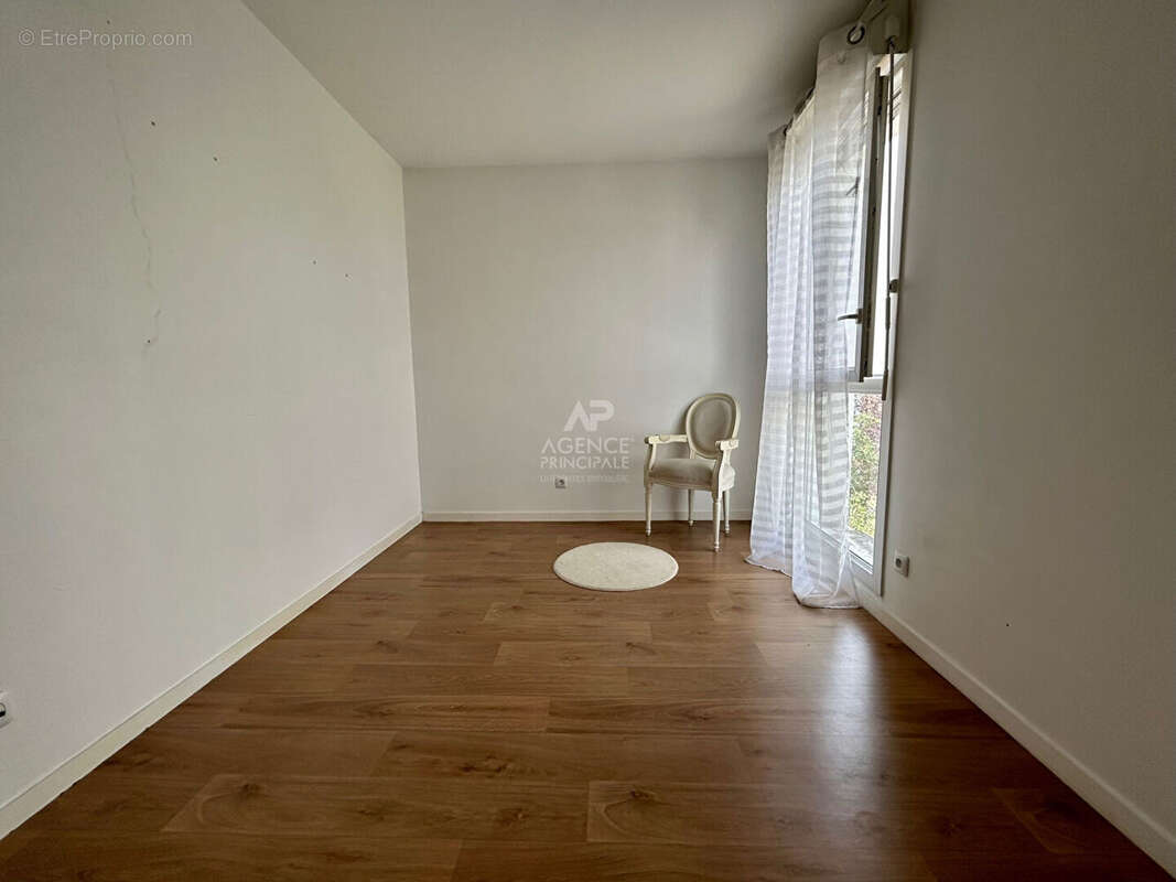 Appartement Poissy 4 pièce(s) 75.80 m2 - photo 8