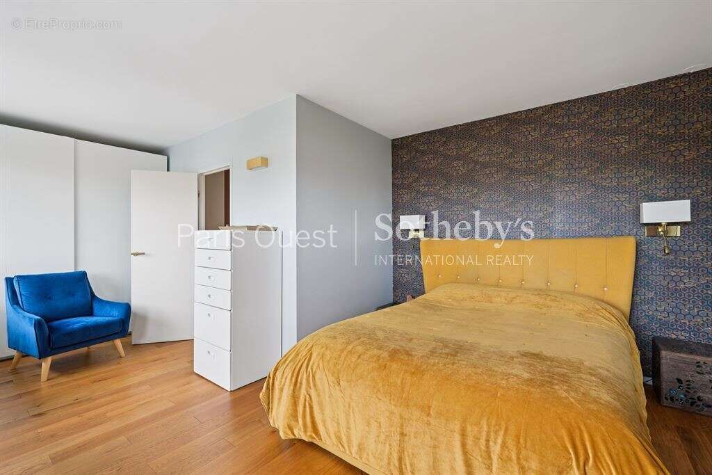 Appartement à NEUILLY-SUR-SEINE