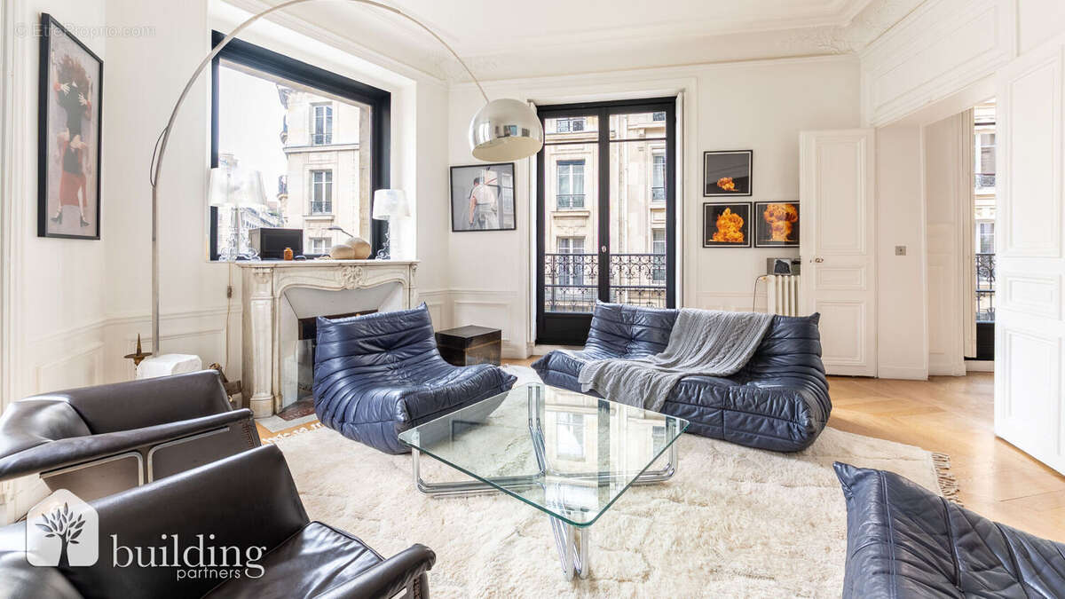 Appartement à PARIS-16E