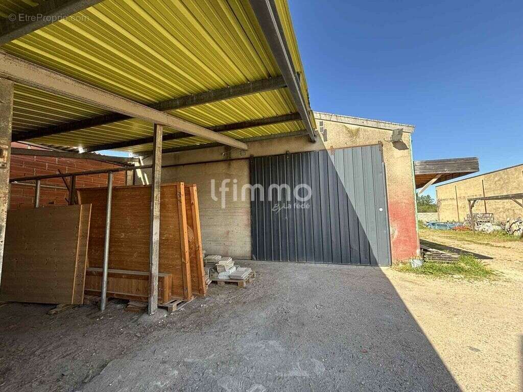 hangar et locaux commerciaux vide - photo 16