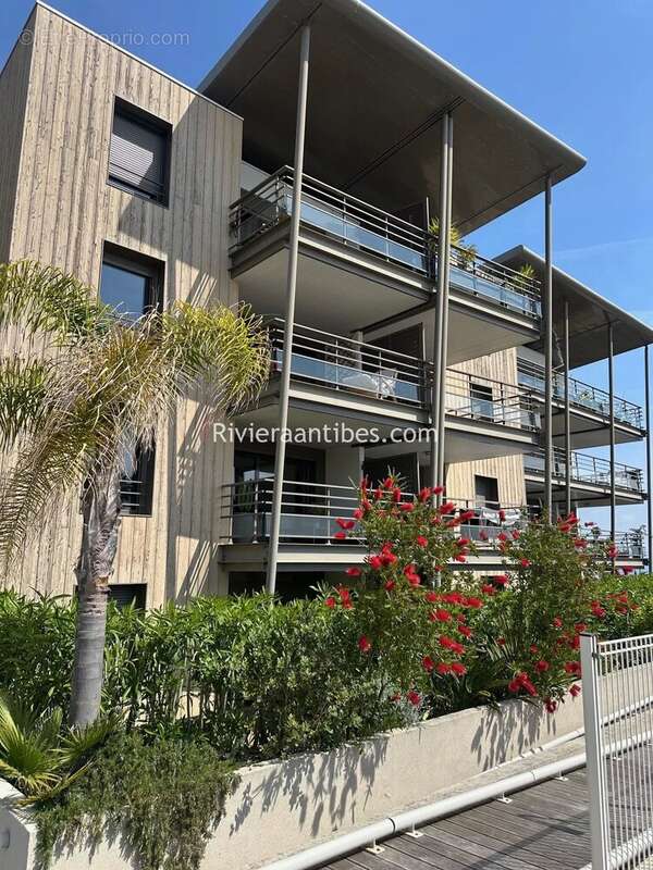 Antibes dernier etage 5p vue verdure et mer - photo 9