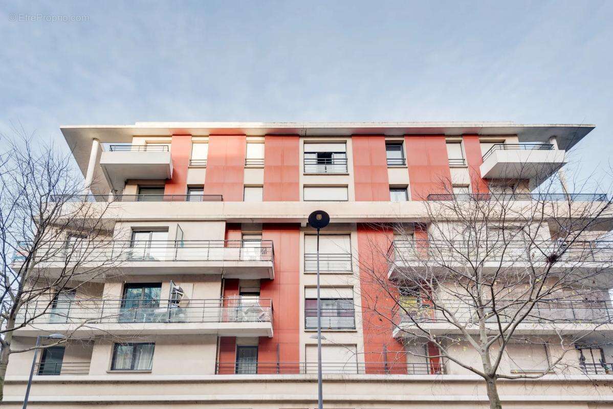 Appartement à VILLENEUVE-LA-GARENNE