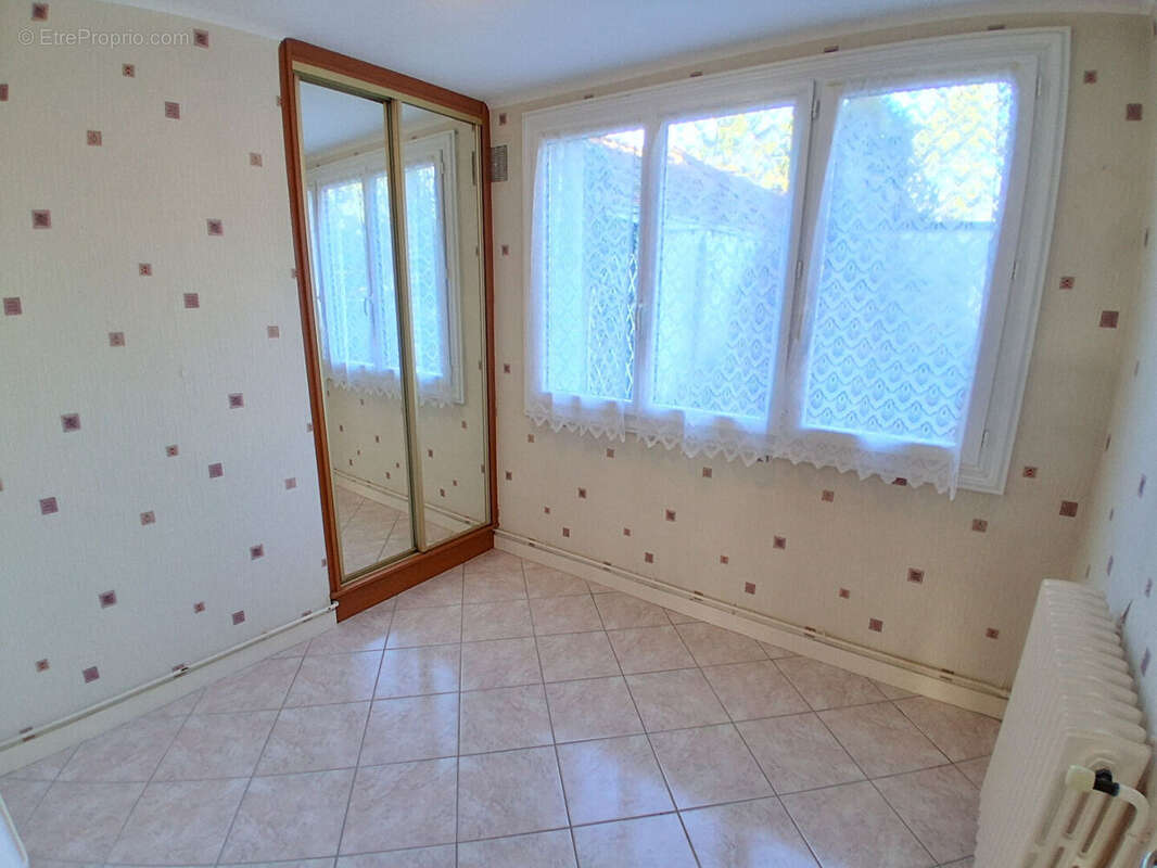 Appartement à SAINT-CYR-SUR-LOIRE