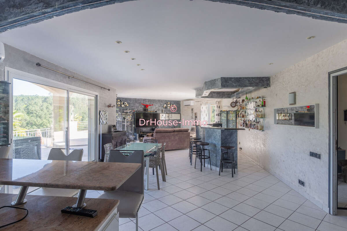 Maison à MERCUER