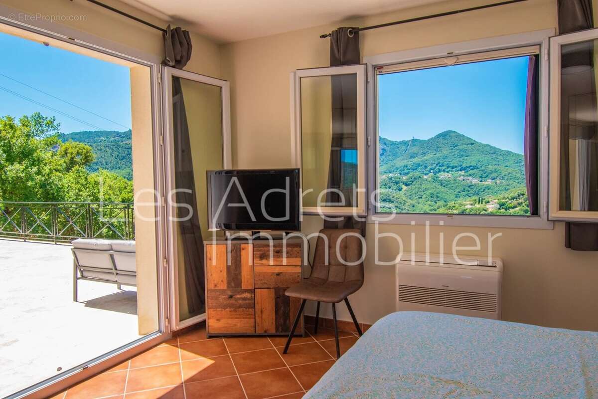 Maison à LES ADRETS-DE-L'ESTEREL