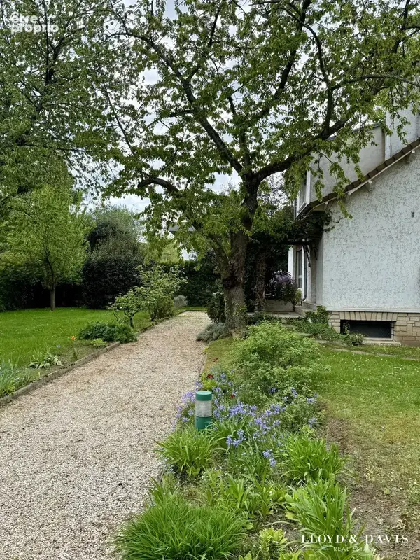 Maison 178 m² à Vaucresson  - photo 4
