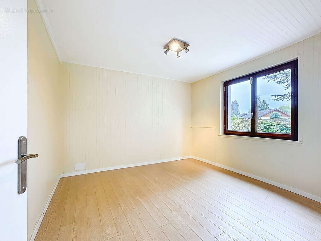 Maison à CHENS-SUR-LEMAN