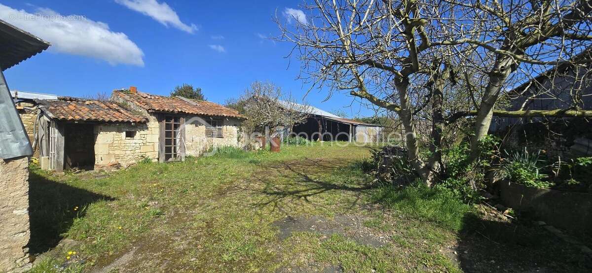 Maison à SAINT-MARTIN-DE-SANZAY
