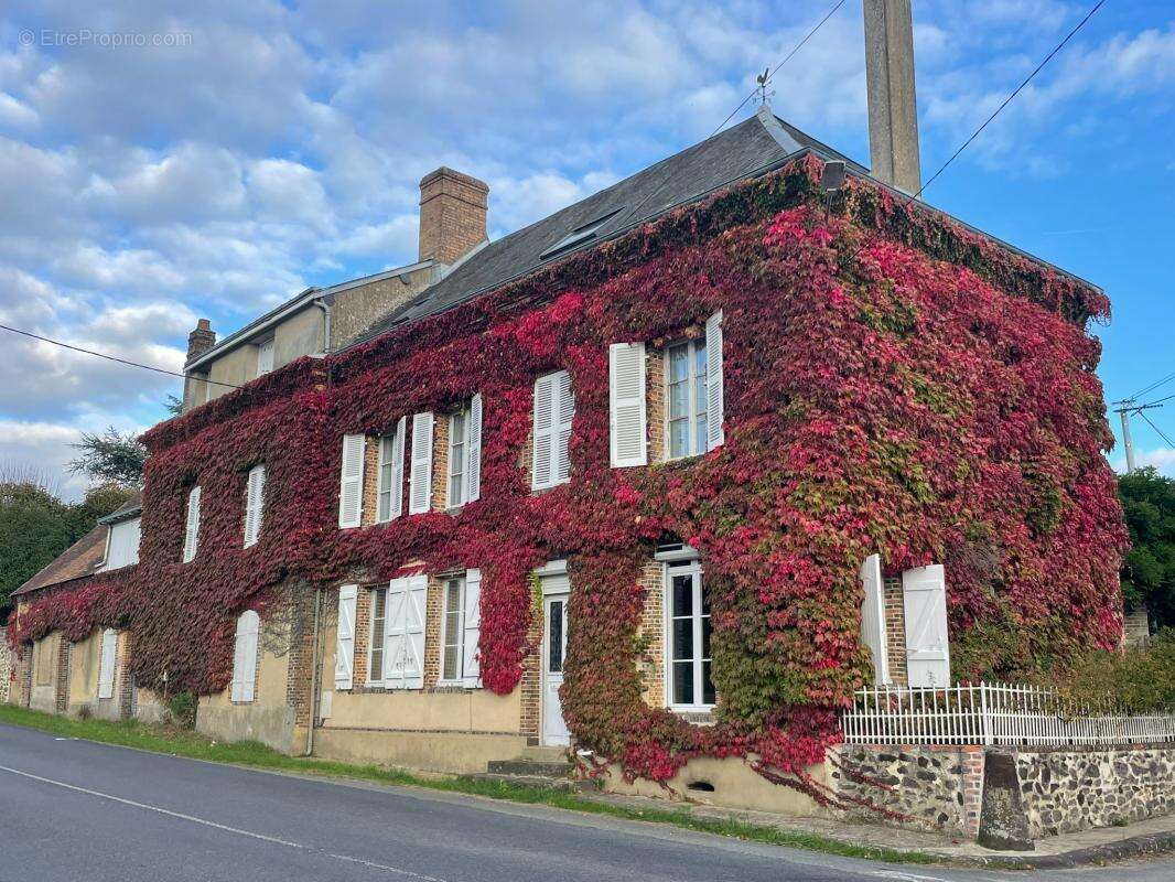 Maison à SARGE-SUR-BRAYE