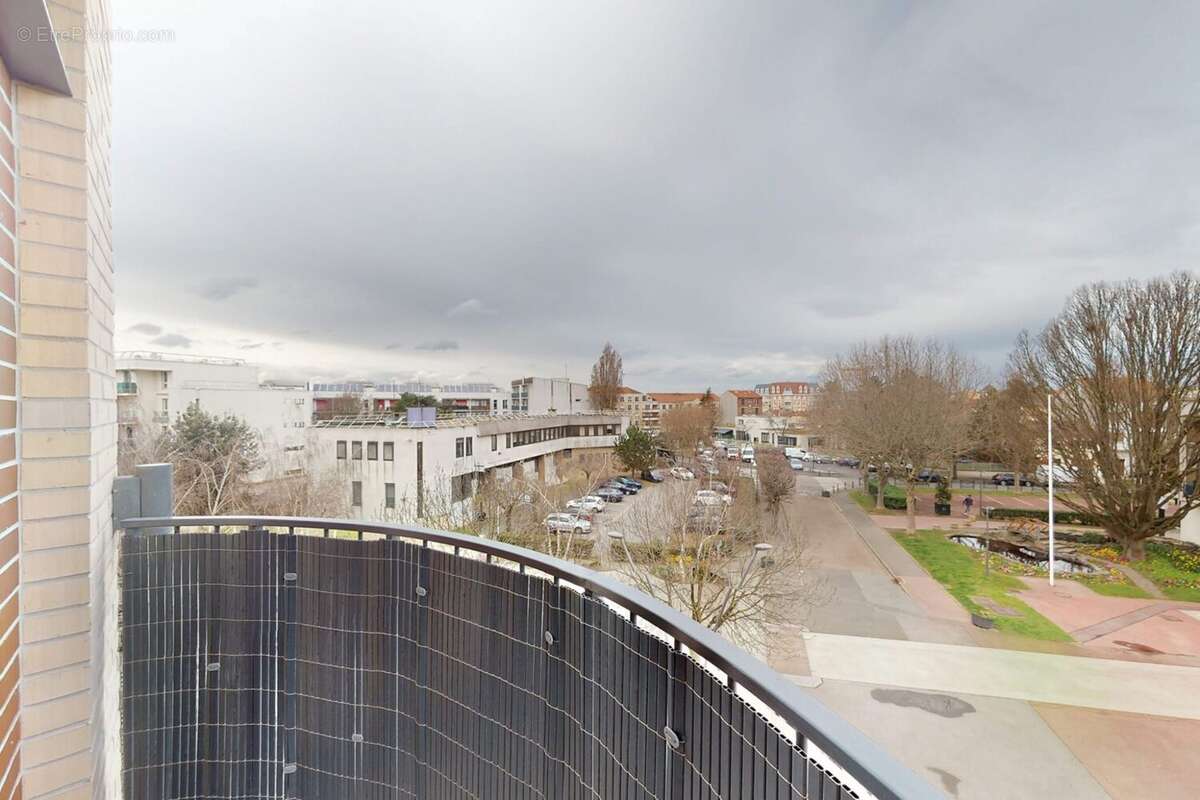 Appartement à LE BLANC-MESNIL