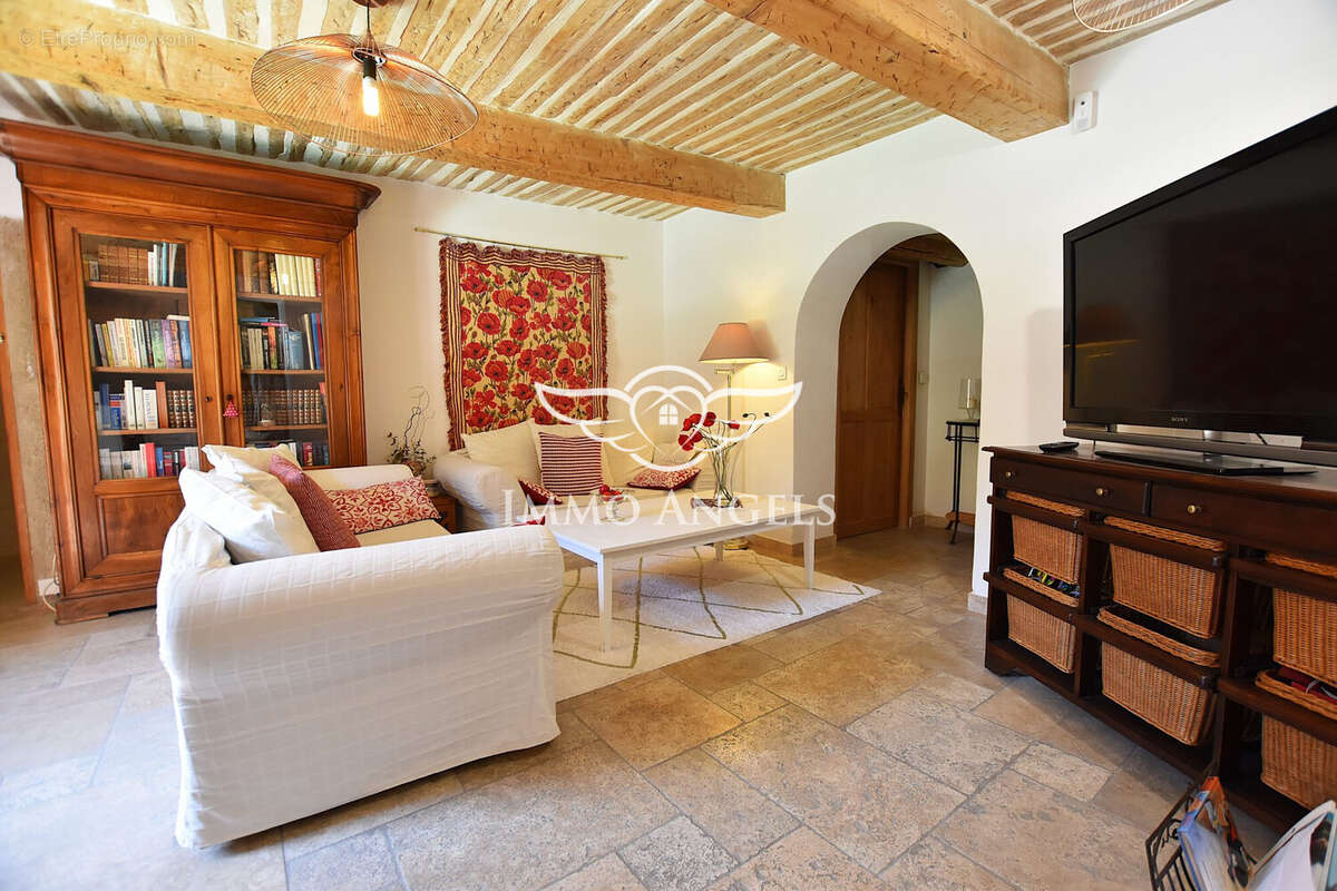 Maison à SAINTE-CECILE-LES-VIGNES