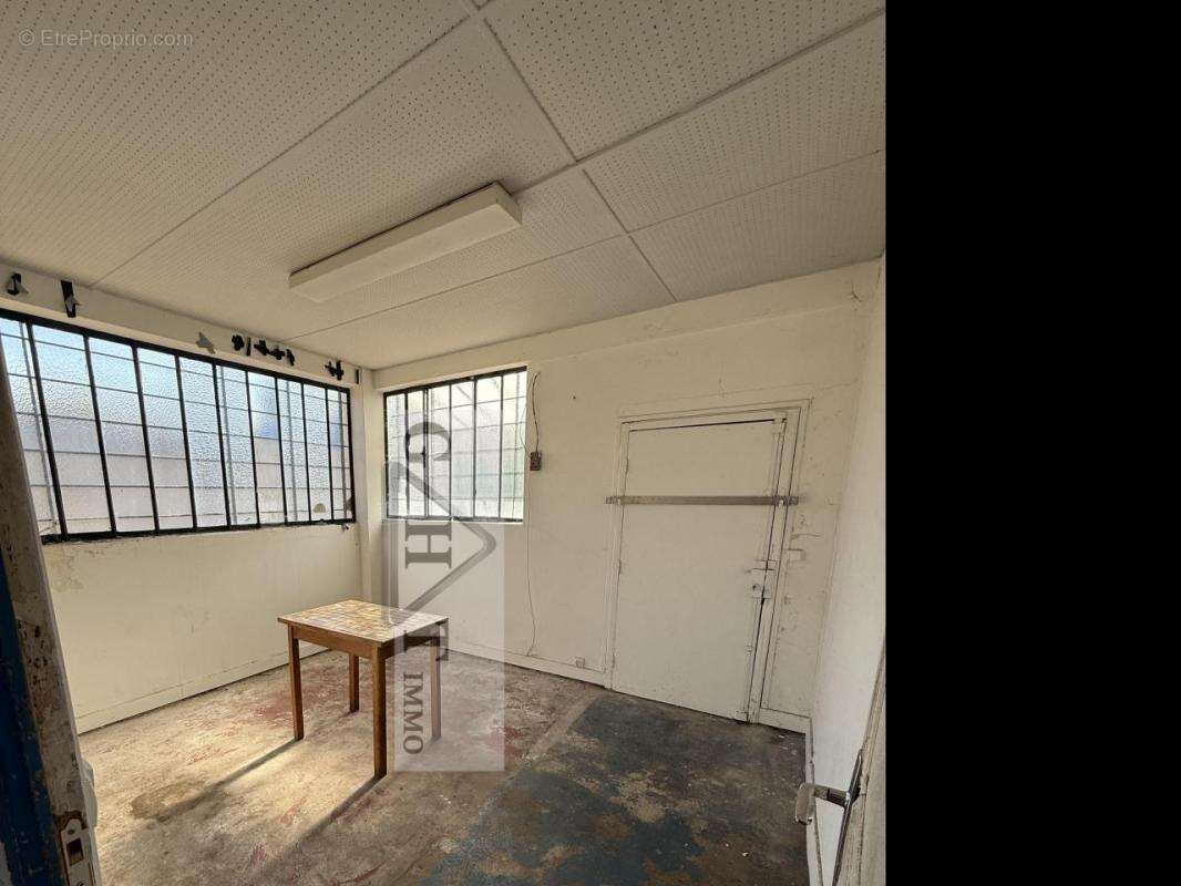 Commerce à BAGNOLET