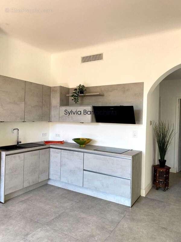 Appartement à HYERES