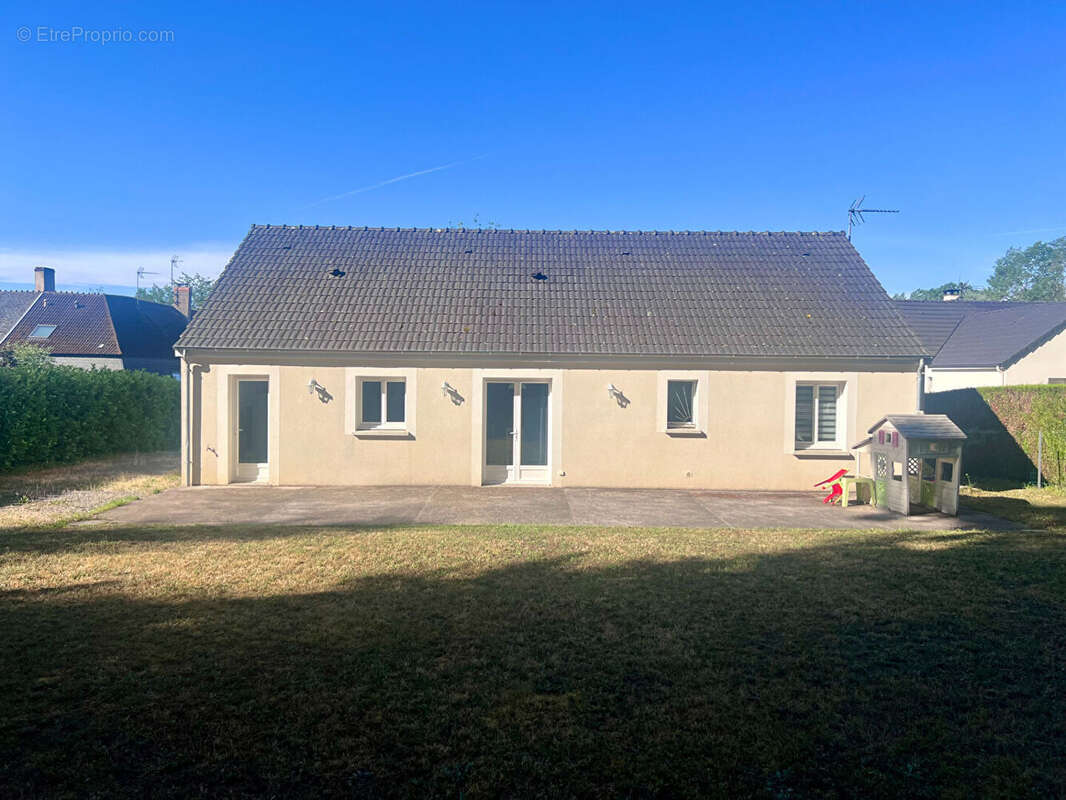 Maison à URZY