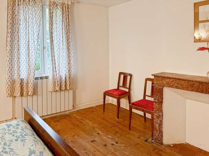 Immeuble de rapport - 580 m2 - RIGUEPEU - 4 logements avec jardin - photo 13